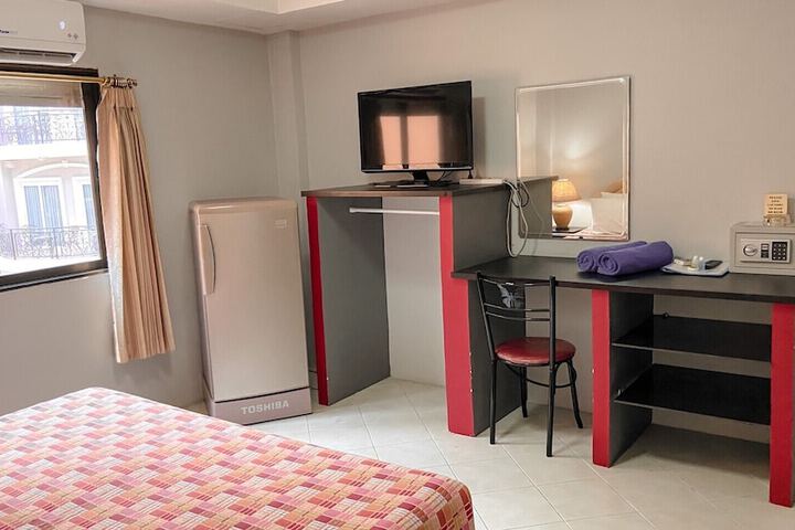 Room 4 of 7