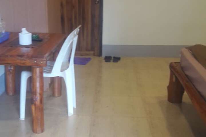 Room 11 of 27