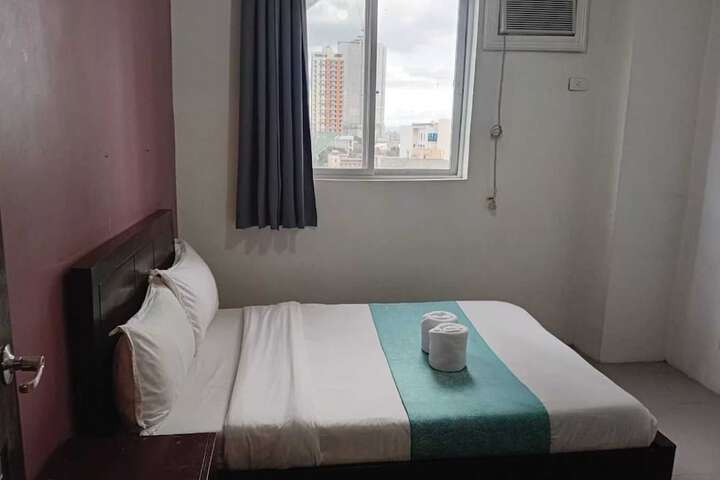 Room 11 of 23