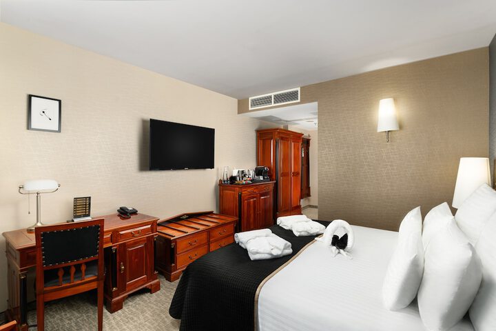 Room 5 of 47
