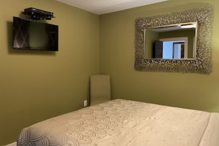 Room 43 of 285