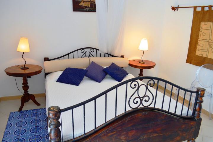 Room 2 of 23
