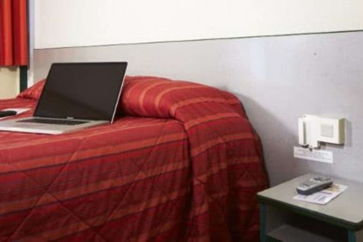 Room 10 of 41