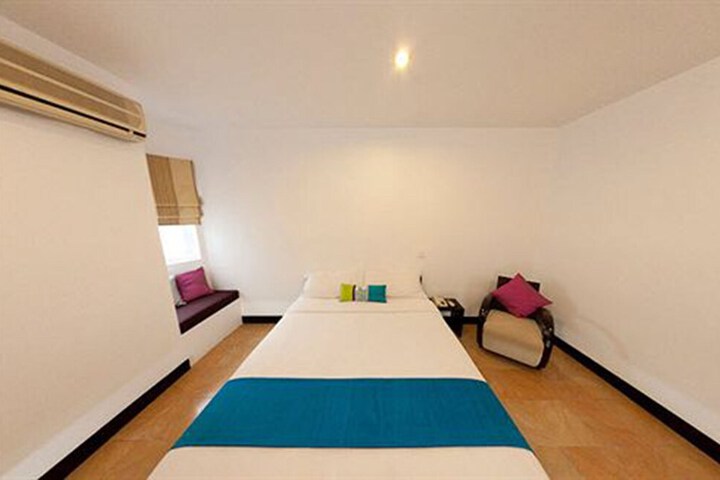 Room 9 of 35