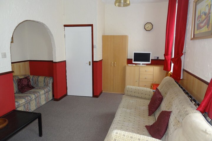 Room 28 of 80