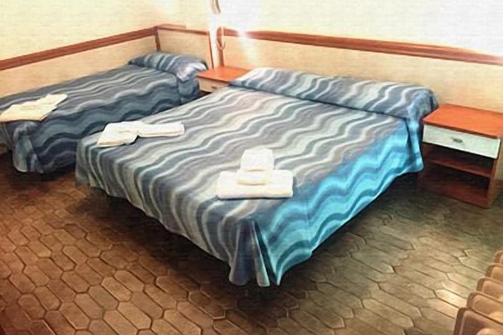 Room 6 of 65