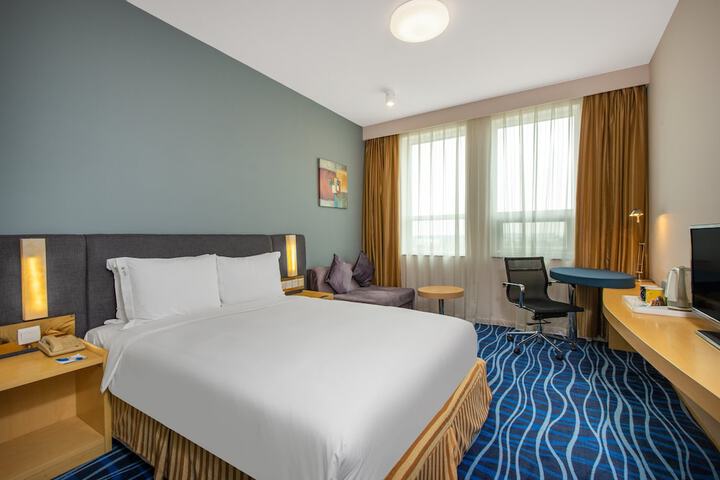 Room 4 of 30