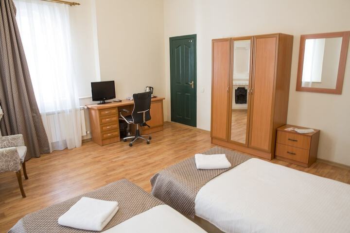Room 12 of 79