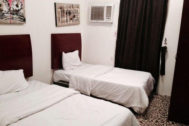 Room 2 of 5
