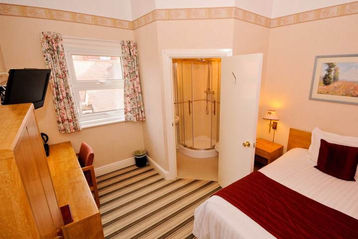 Room 4 of 44