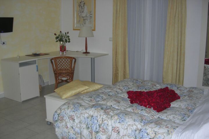 Room 4 of 31