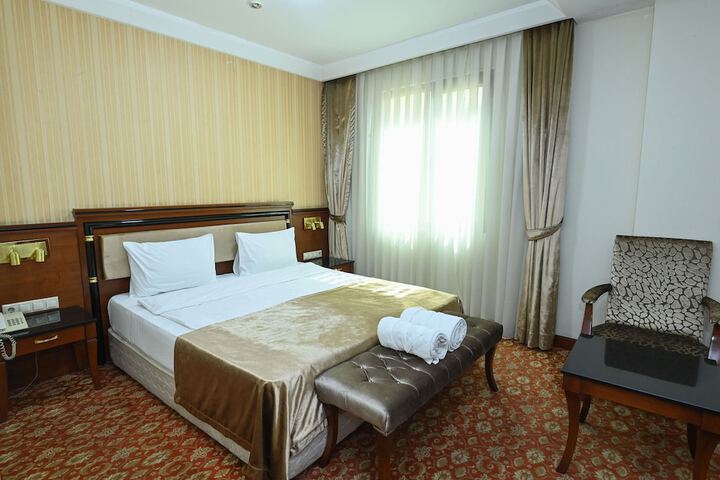 Room 3 of 11