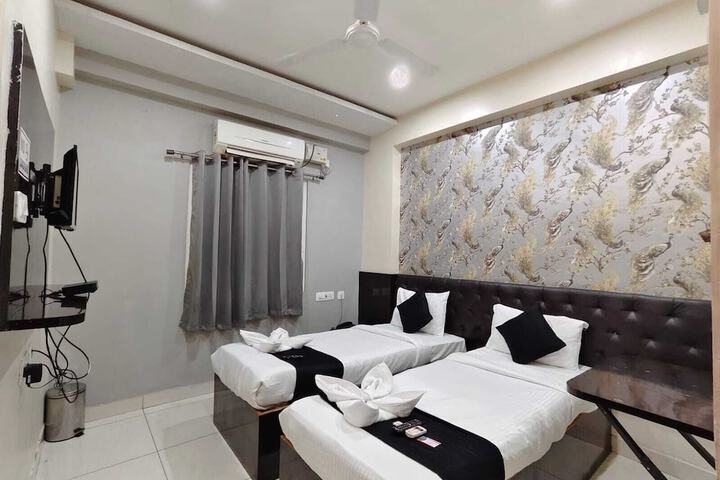 Room 16 of 30