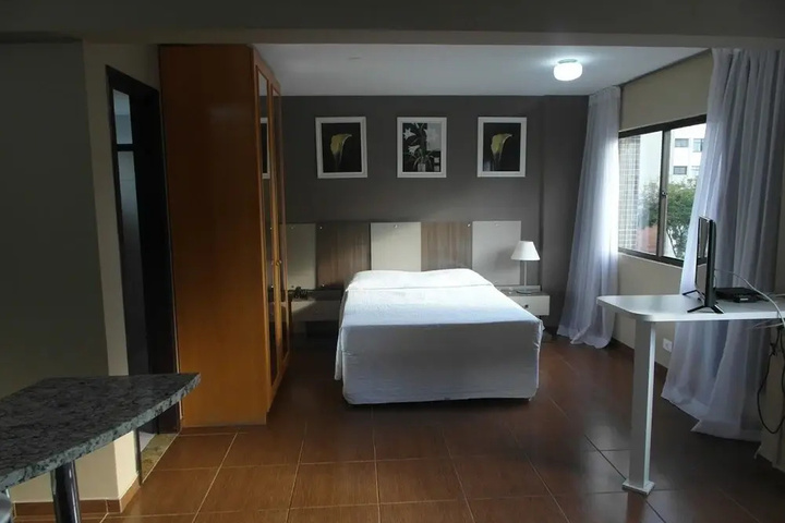 Room 5 of 28