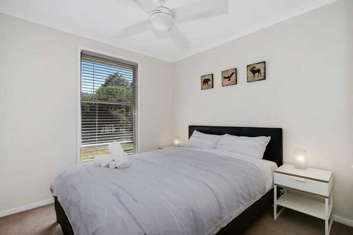Room 4 of 12