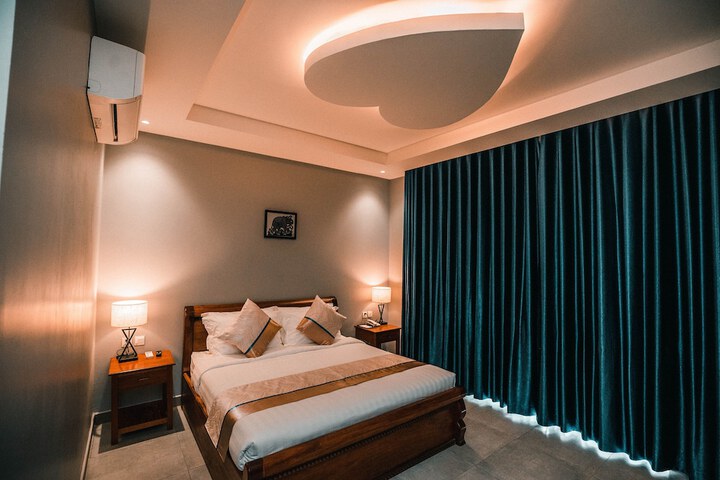 Room 9 of 63
