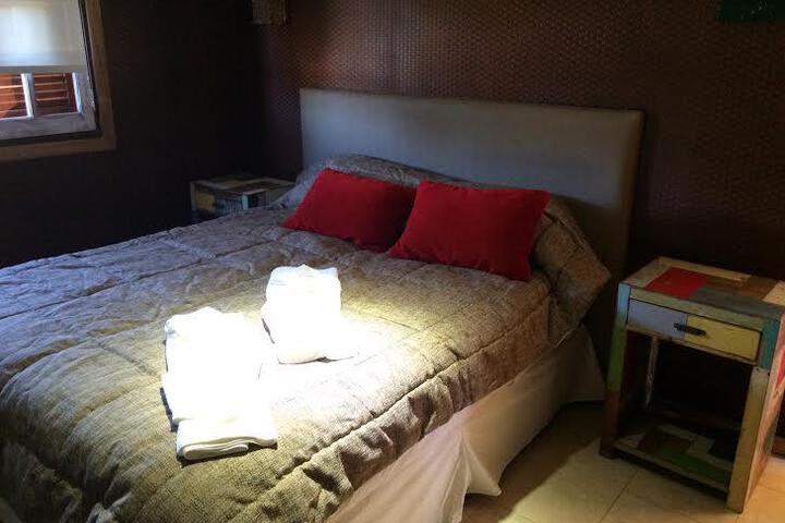Room 6 of 10
