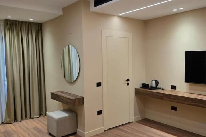 Room 26 of 104