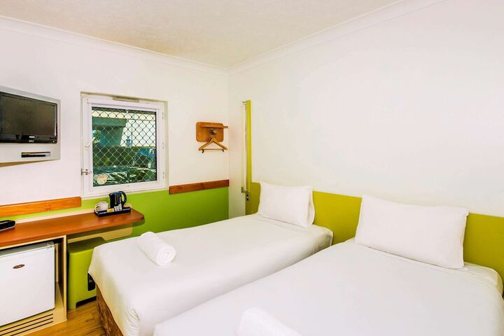 Room 21 of 38