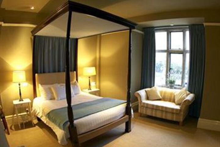 Room 13 of 25