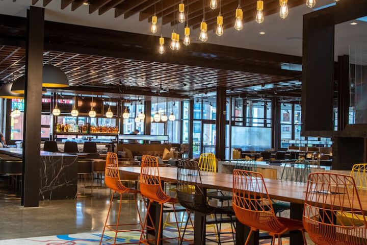 Lobby lounge