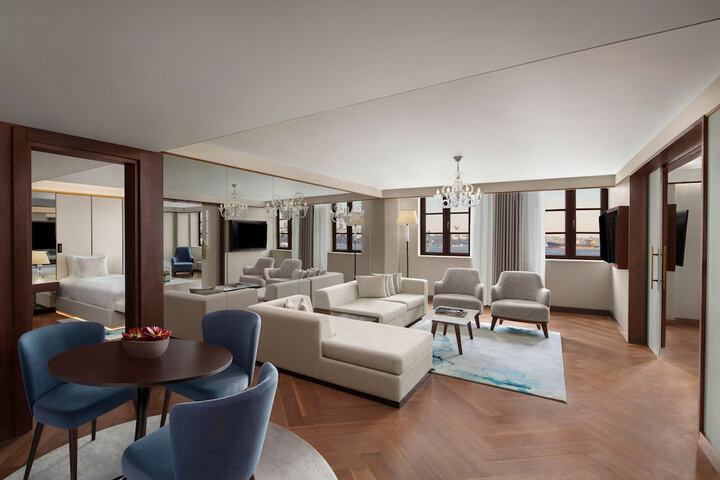 Room 42 of 115