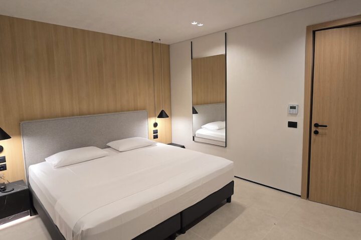 Room 7 of 91