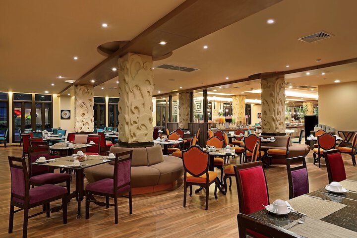 Dining 121 of 189