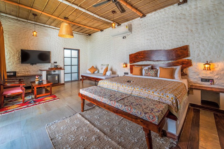 Room 28 of 134
