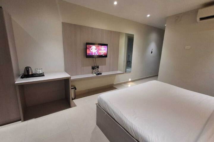 Room 18 of 31