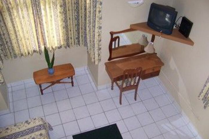 Room 28 of 100