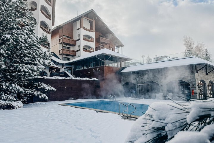 Hotel Exterior 204 of 227