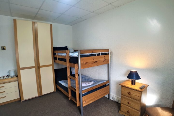 Room 28 of 102