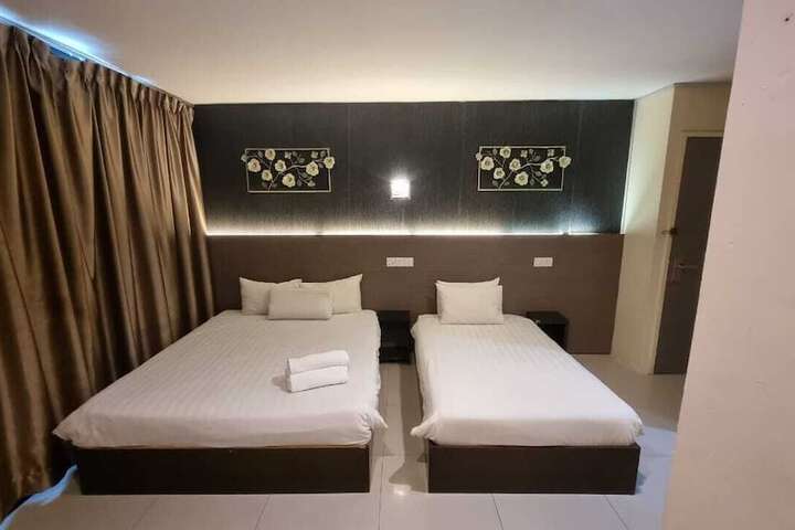 Room 7 of 29