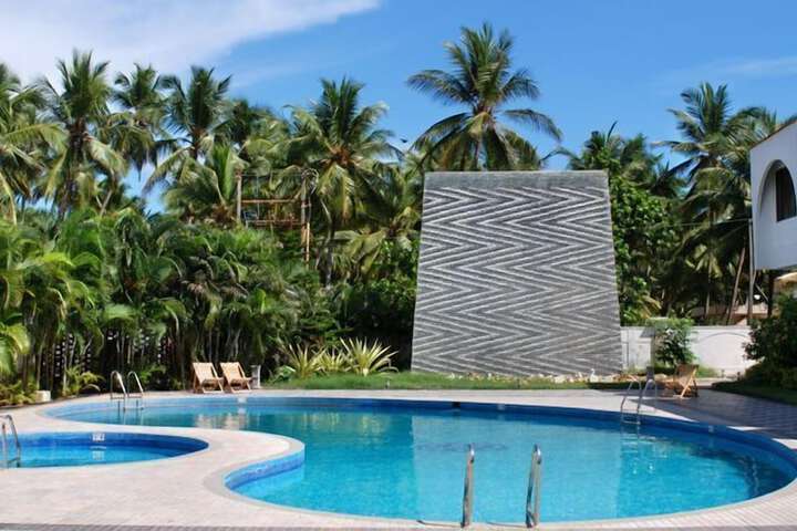 Pools & Facilities