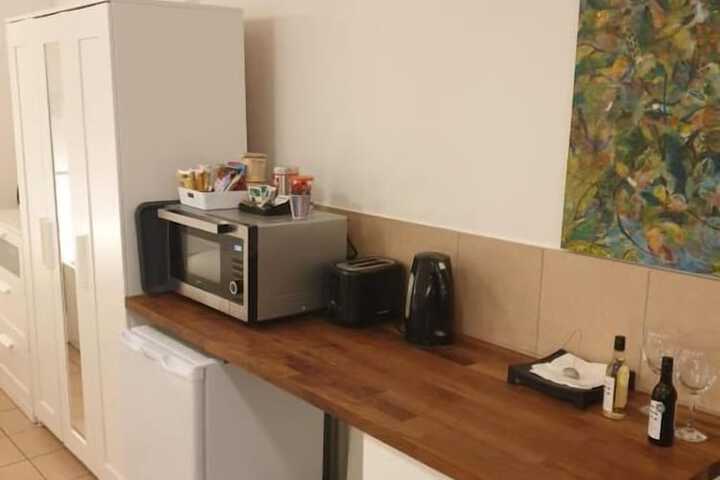 Room 13 of 32