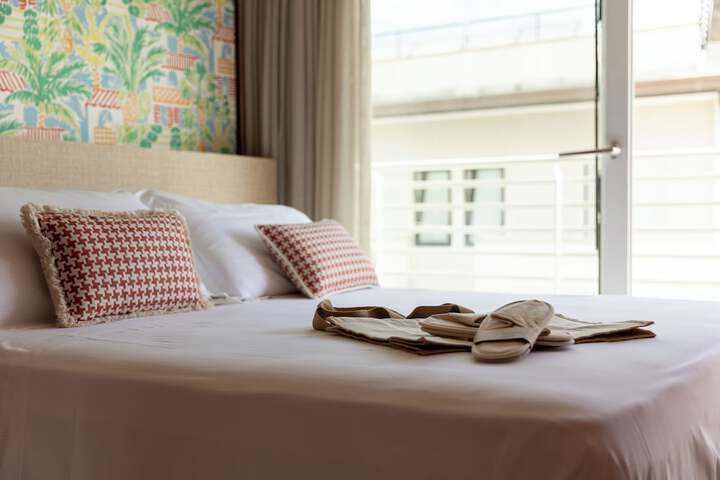 Room 44 of 80