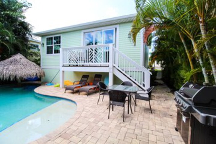 Pool 12 of 25