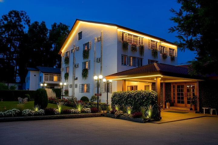 Hotel Meridien River Front Rajbagh