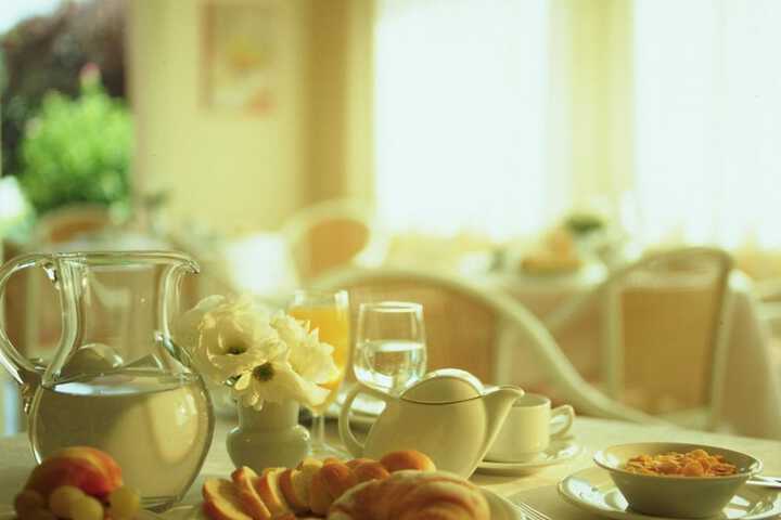 Dining 49 of 64