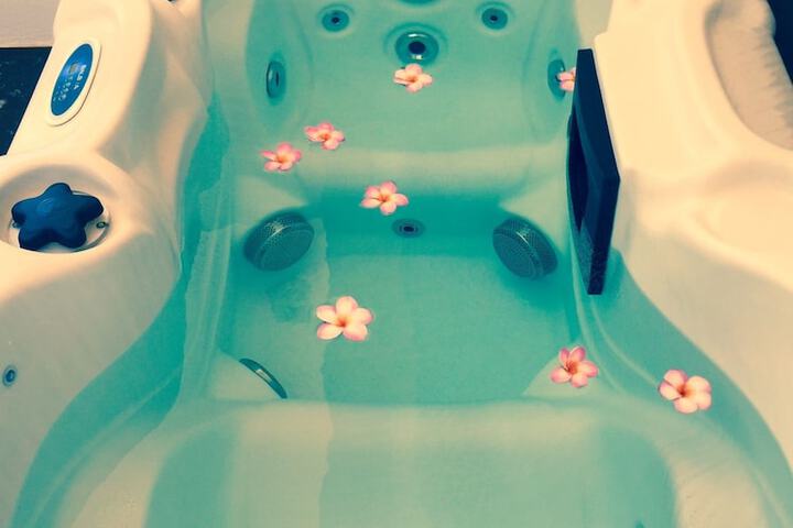 Hot Tub 115 of 148