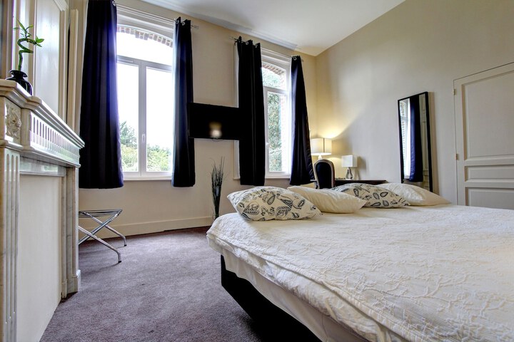 Room 5 of 30
