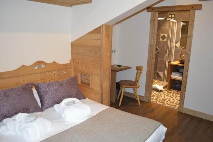 Room 5 of 19