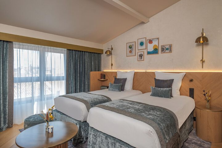 Room 34 of 205