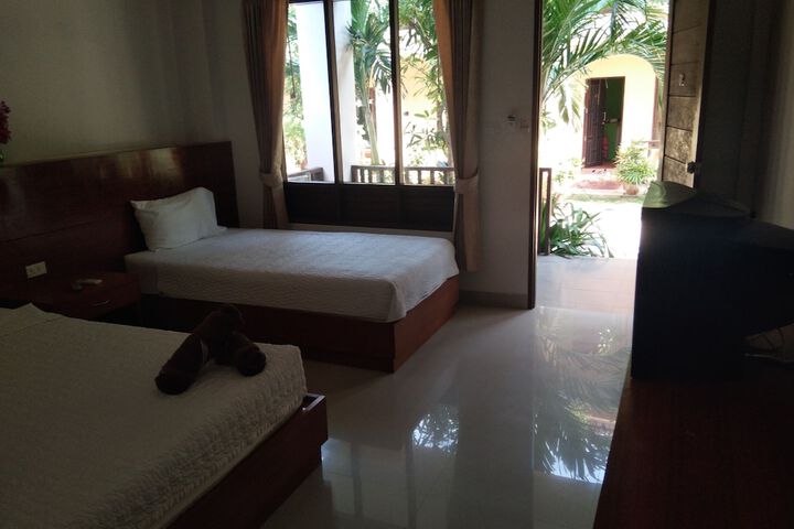 Room 5 of 63