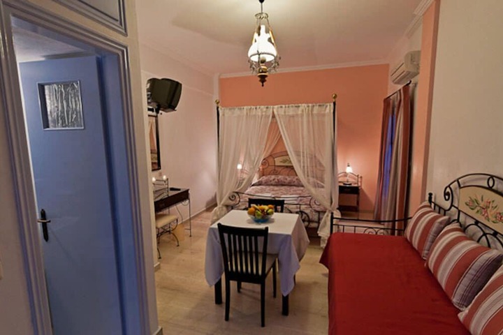 Room 19 of 35