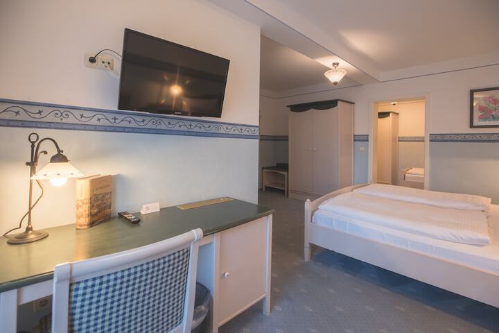 Room 44 of 111