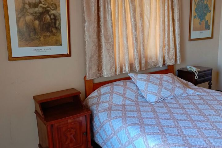 Room 6 of 30