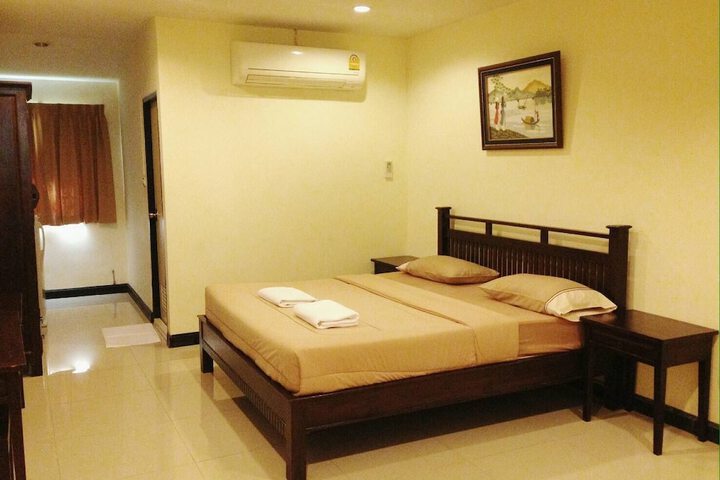 Room 5 of 24