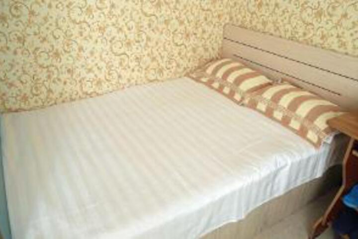 Room 6 of 7